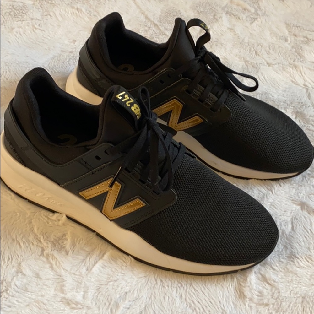 women’s sneakers size 8.5